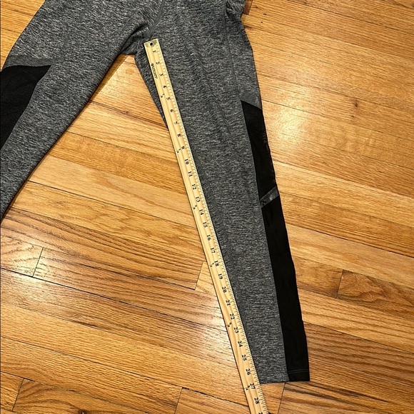 Victoria's Secret Pink Ultimate Leggings, grey with black, size S. - Picture 4 of 10